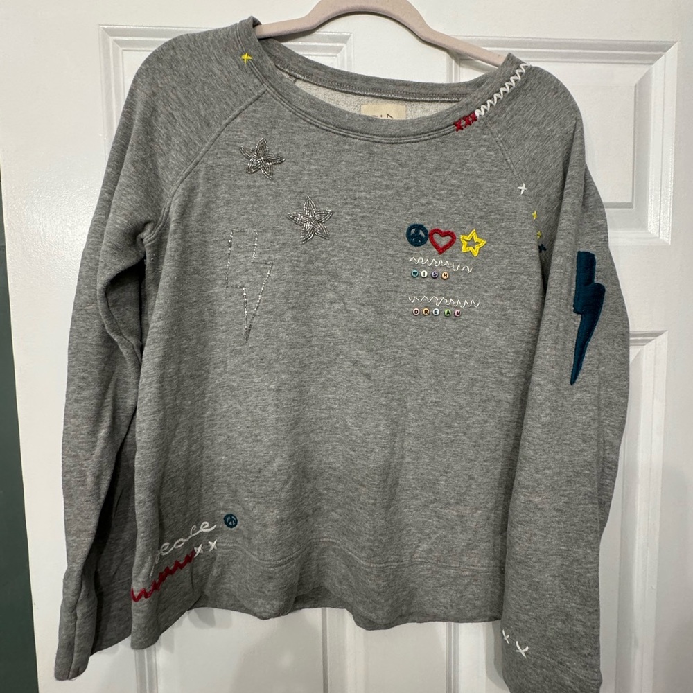 Very fun sweater M